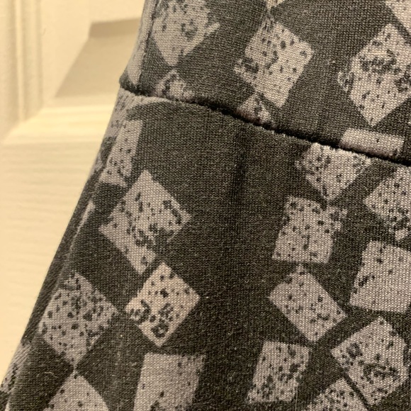 💥🌟SALE- 2 for $20-🌟💥 Lularoe Azure Flare, black/grey M skirt - Picture 2 of 4